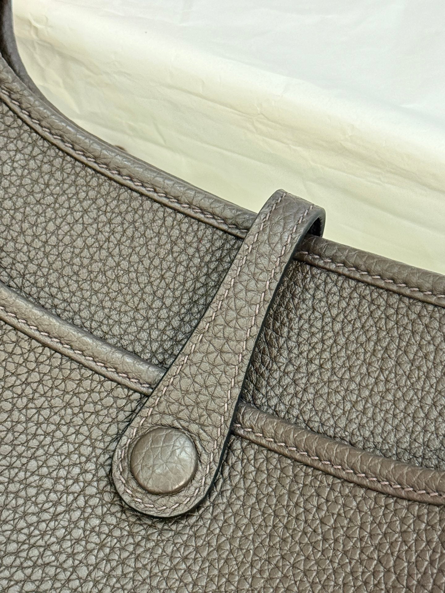 HM 26S EVELYNE BAG 23MM IN DARK BROWN GRAINED CALFSKIN