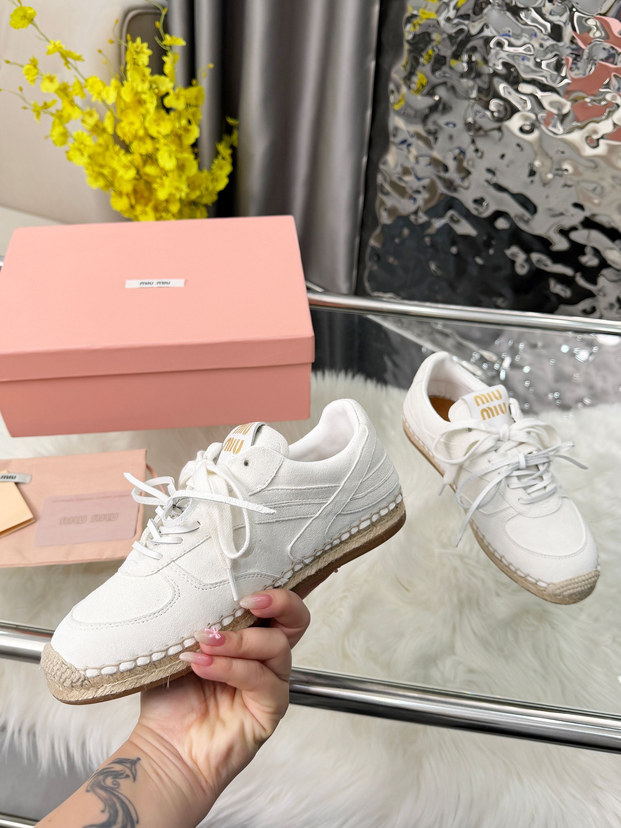 MIUMIU 26S SNEAKERS IN WHITE SUEDE