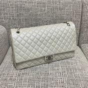 CHANEL 26S CLASSIC JUMBO FLAP BAG 46 IN LIGHT GREY CAVIAR CALFSKIN DARK SILVER HARDWARE