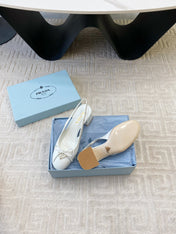 TRIANGLE LOGO SLINGBACK PUMPS WITH BOW IN WHITE CALFSKIN