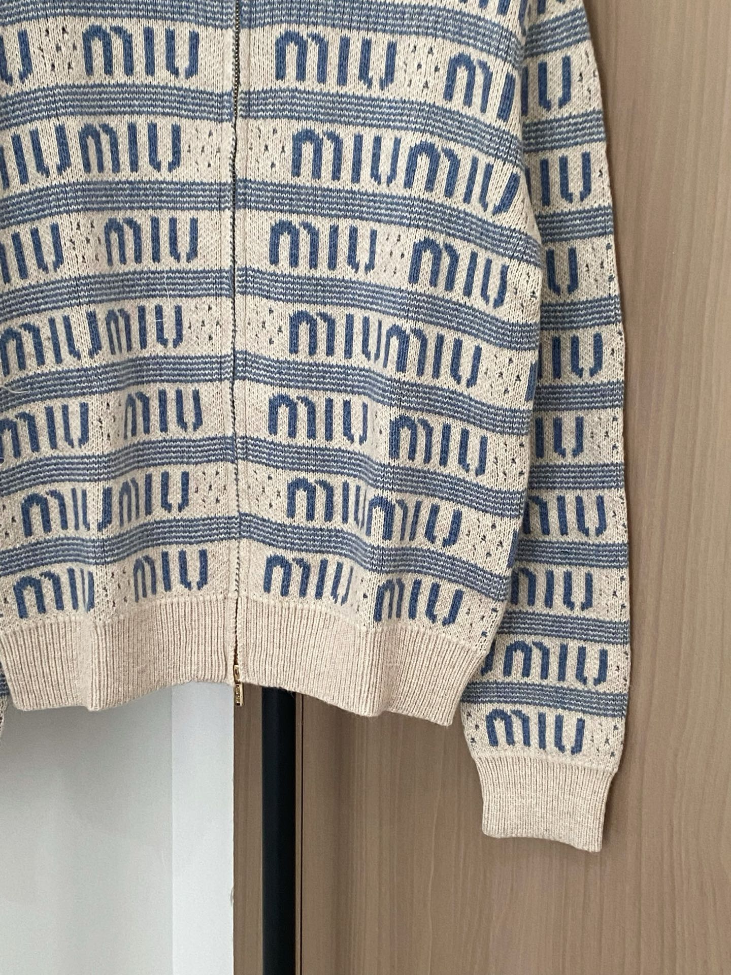 MIUMIU CARDIGAN STYLE 138