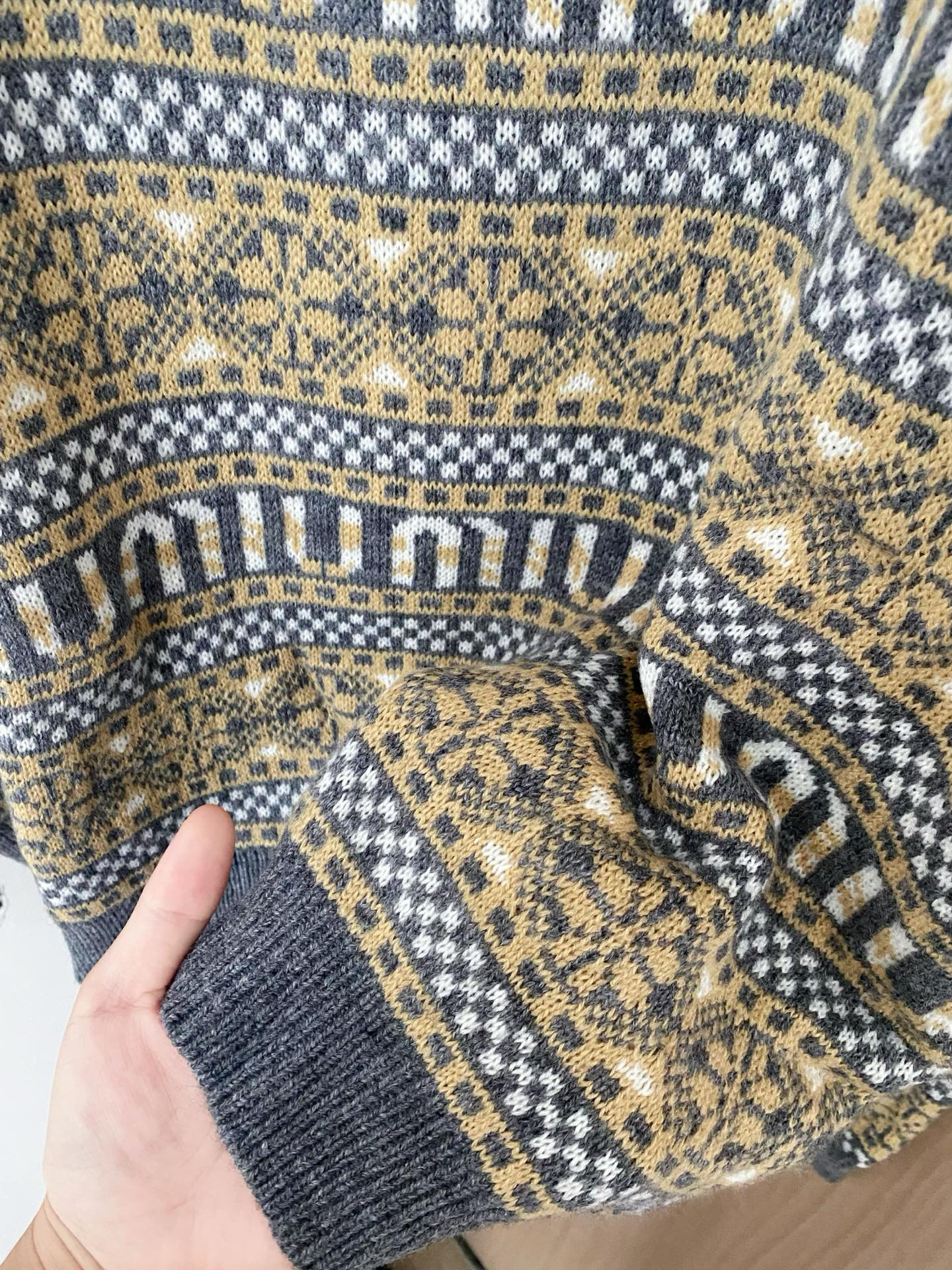 MIUMIU SWEATER STYLE 160
