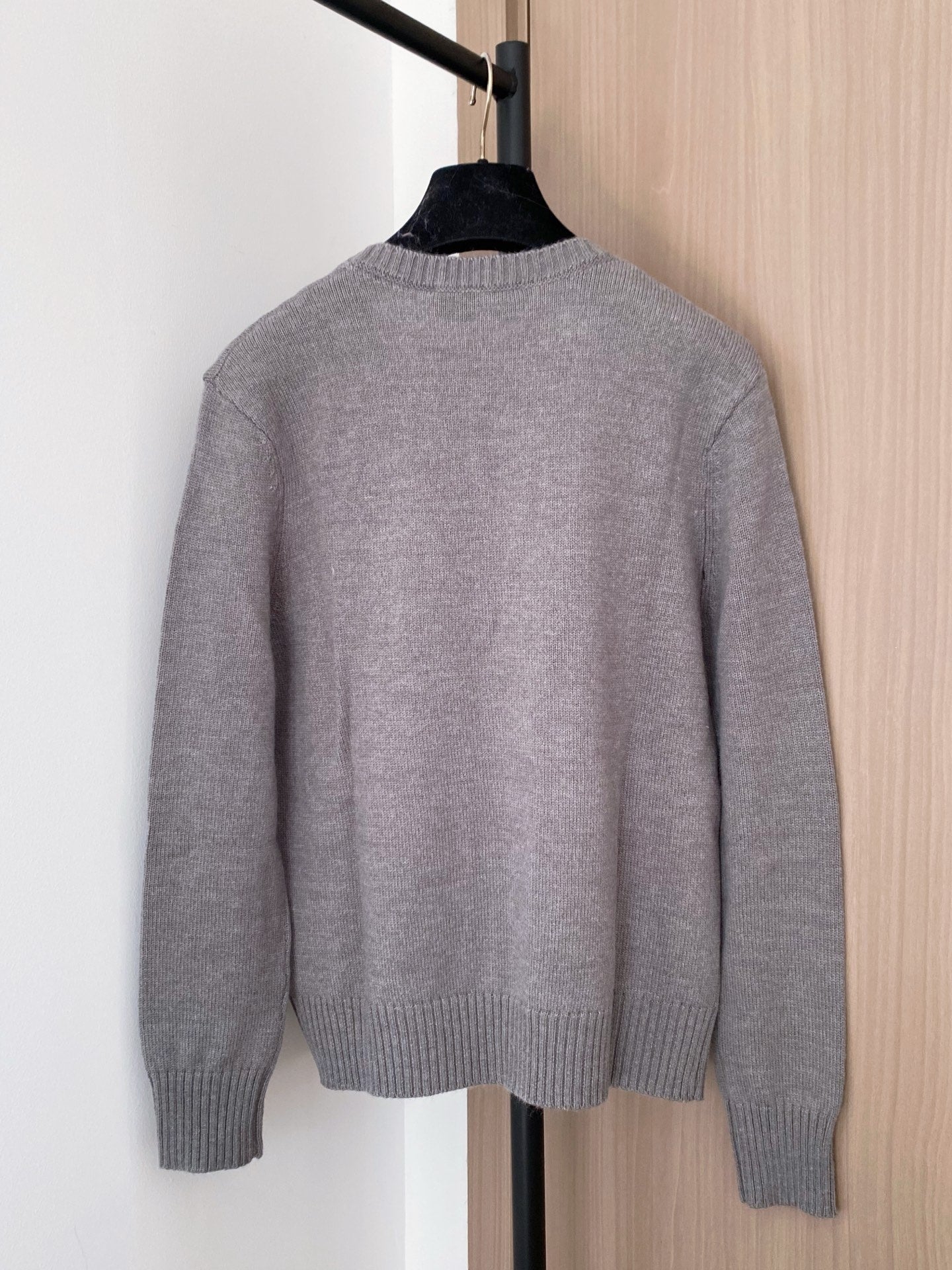 MIUMIU SWEATER STYLE 706