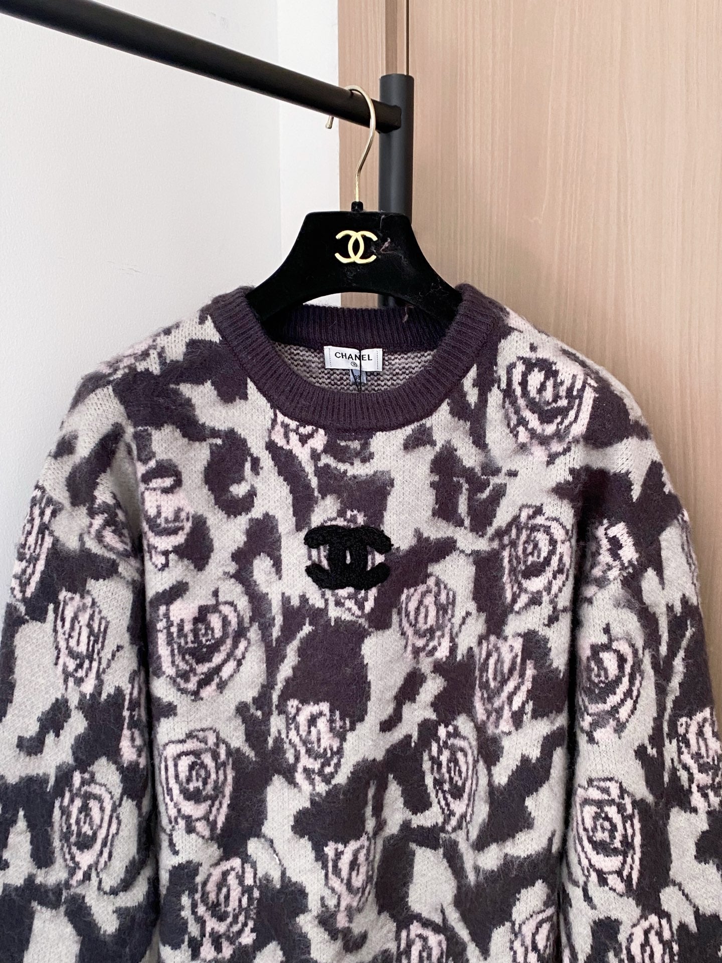 CHANEL 26S CREW NECK SWEATER 785