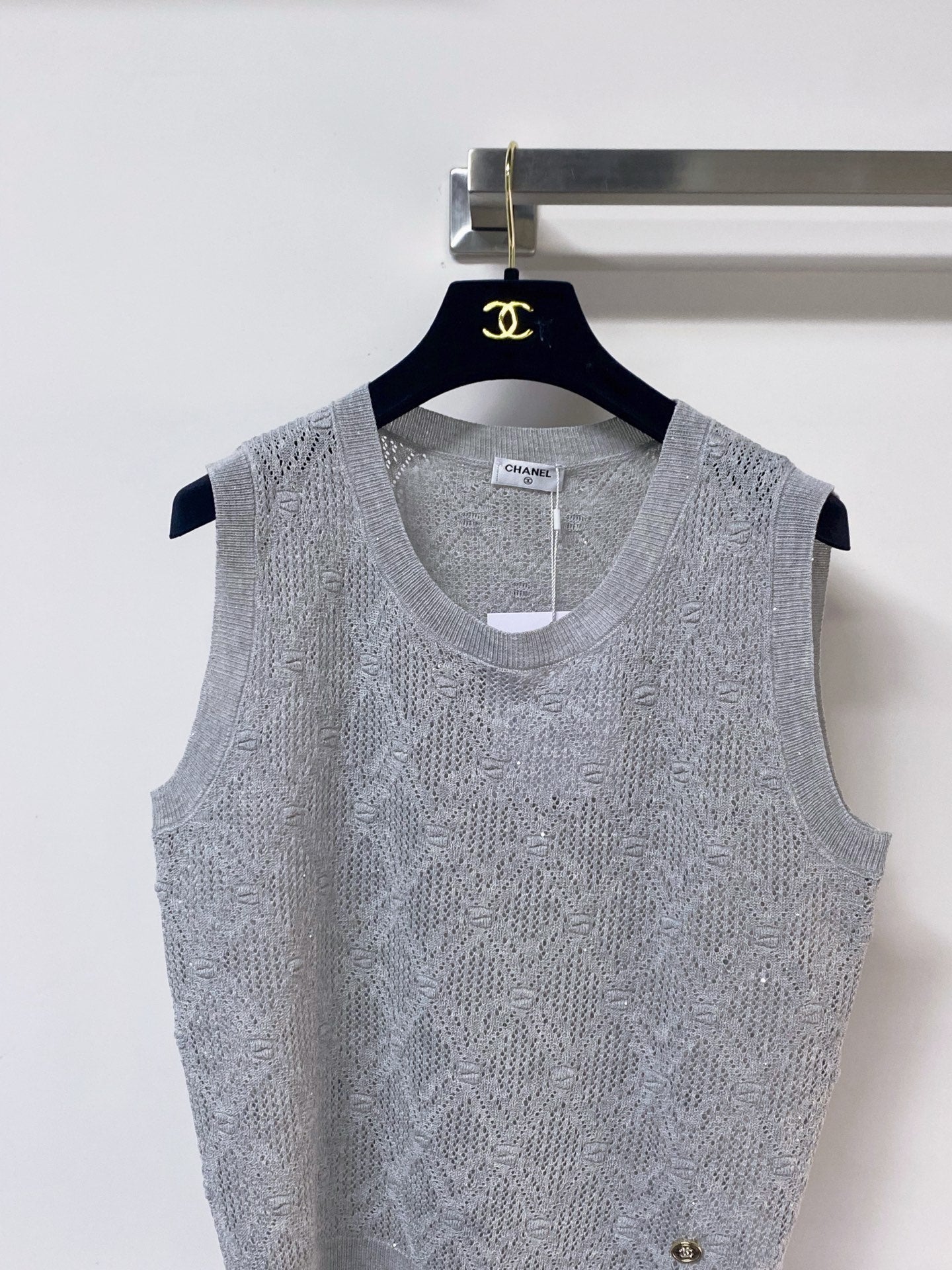 CHANEL 26S SLEEVELESS SWEATER STYLE 1047