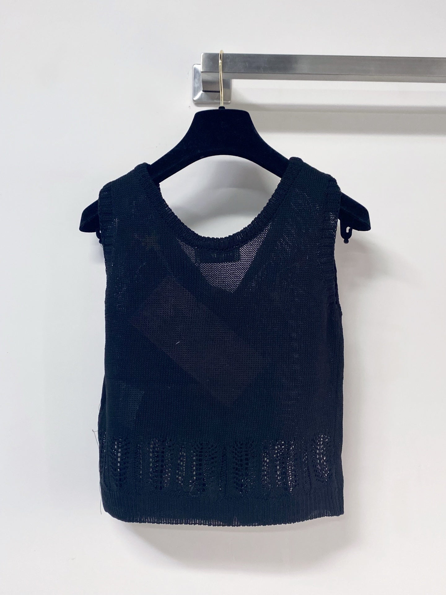MIUMIU 26S SLEEVELESS SWEATER STYLE 1134