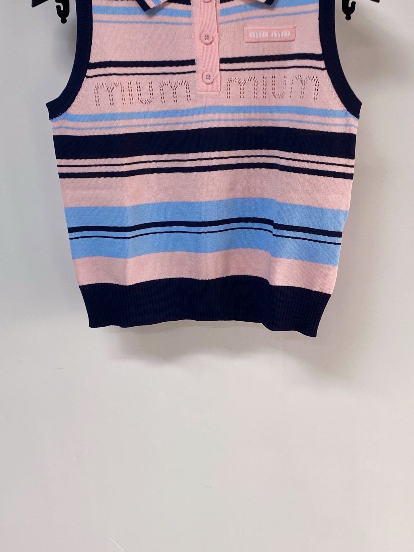 MIUMIU 26S SLEEVELESS KNIT POLO TOP STYLE 1124