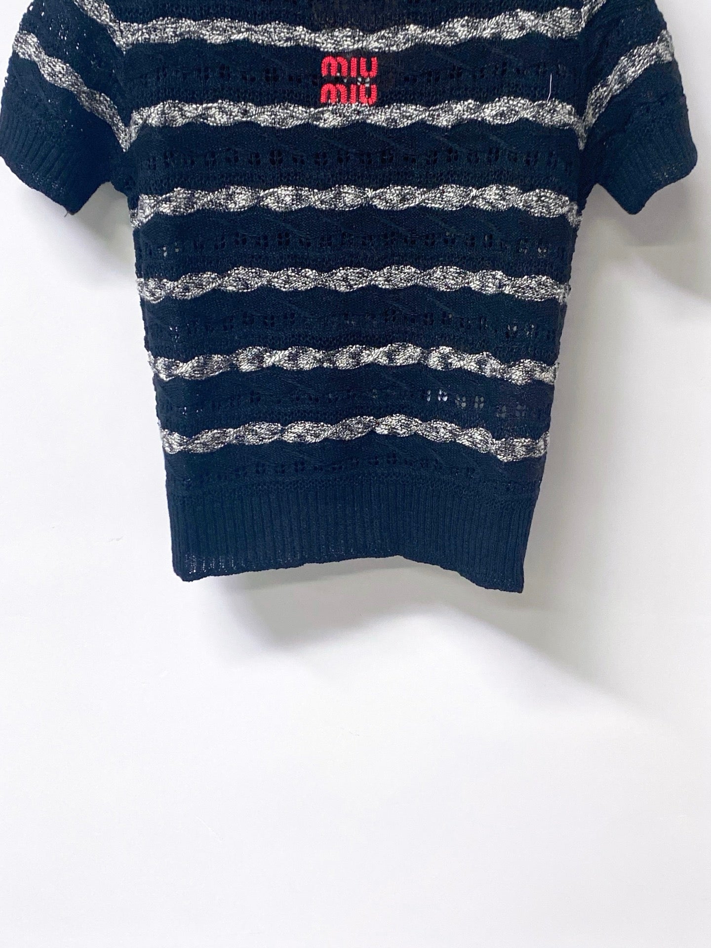 MIUMIU 26S SHORT-SLEEVED SWEATER STYLE 1046