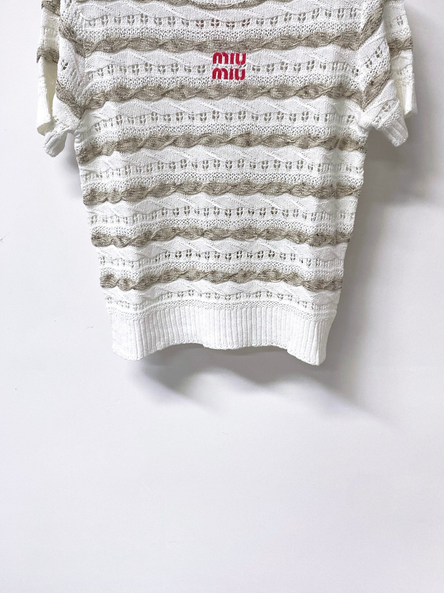 MIUMIU 26S SHORT-SLEEVED SWEATER STYLE 1045