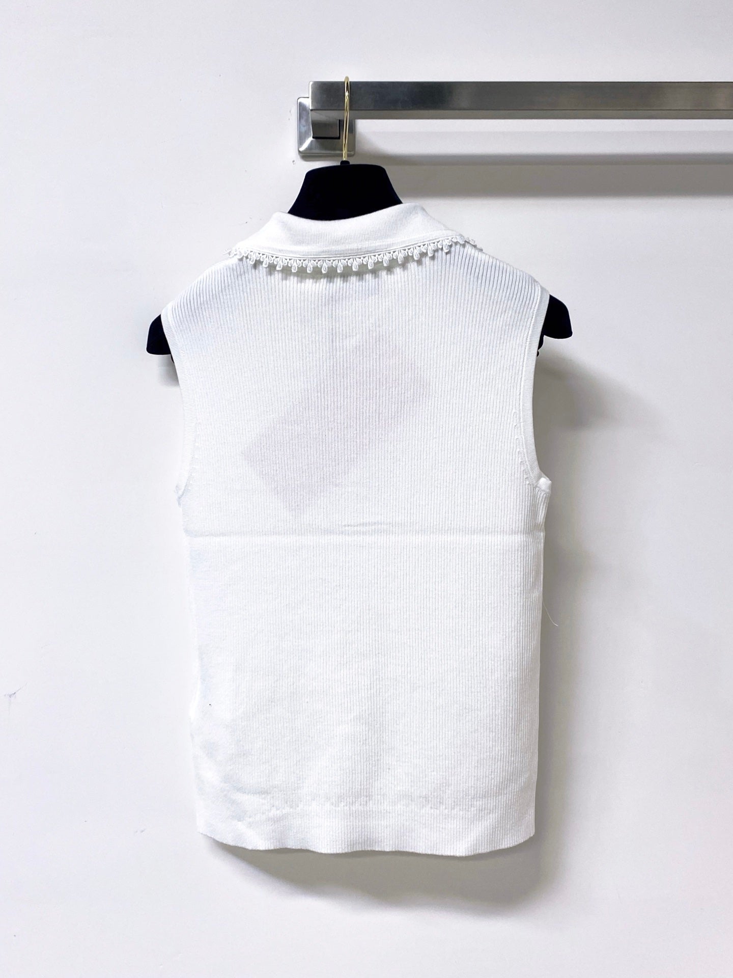MIUMIU 26S SLEEVELESS POLO TOP STYLE 1050