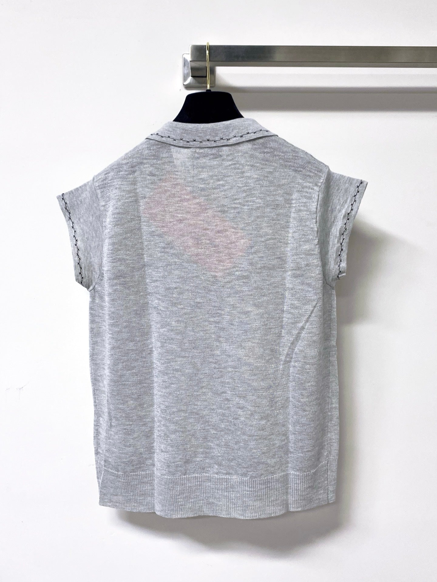 MIUMIU 26S SLEEVELESS KNIT POLO TOP 1167
