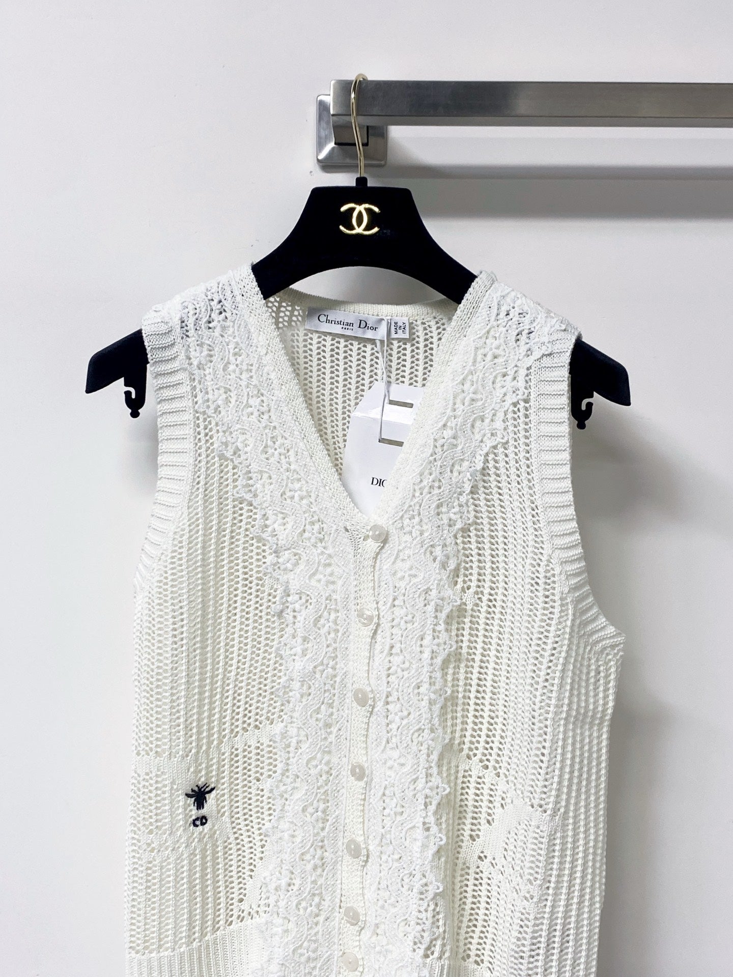 DIOR 26S V-NECK SLEEVELESS KNIT TOP 1243