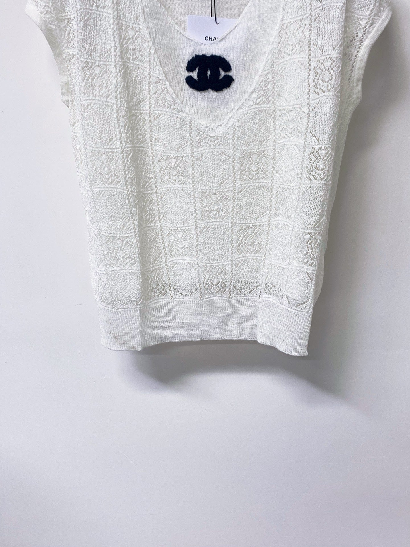 CHANEL 26S KNIT V-NECK TOP STYLE 1271