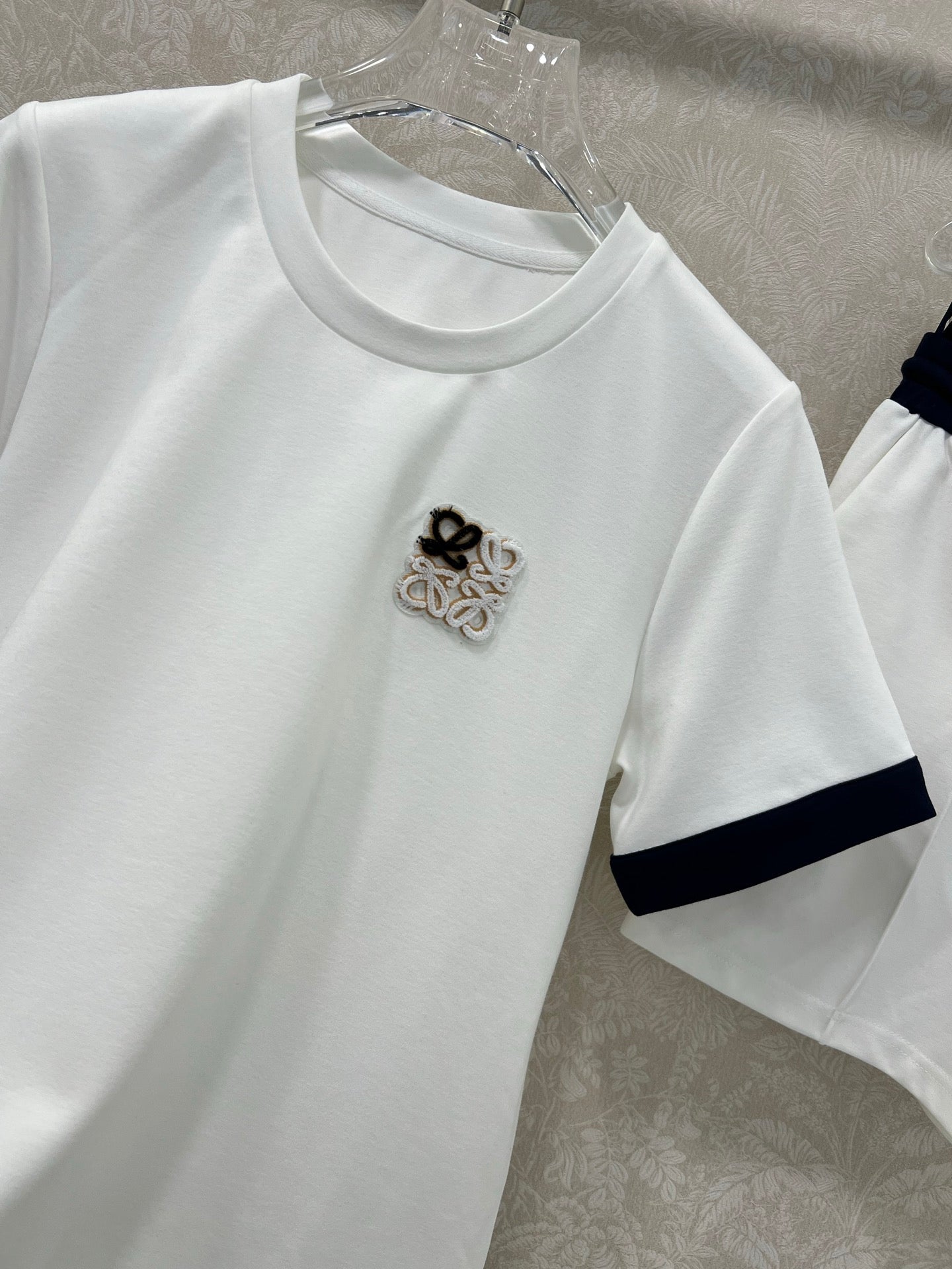 LOEWE SHORT-SLEEVE T-SHIRT AND SHORTS SET 275216