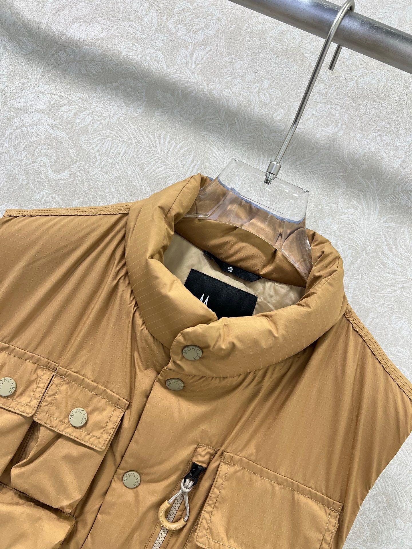 MONCLER 25S DOWN VEST 299330
