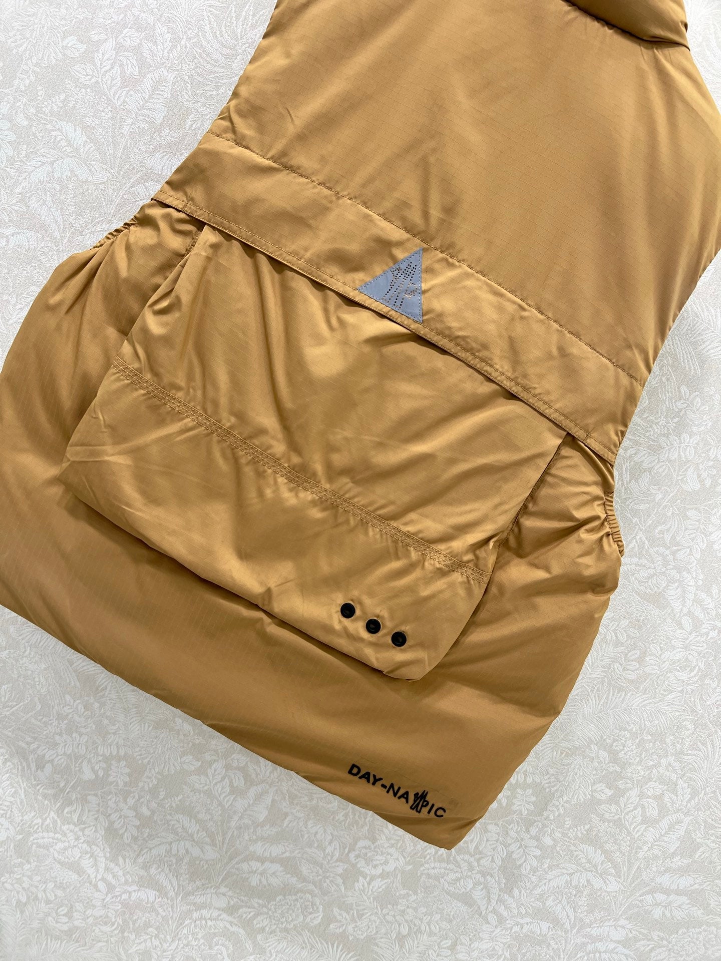 MONCLER 25S DOWN VEST 299330