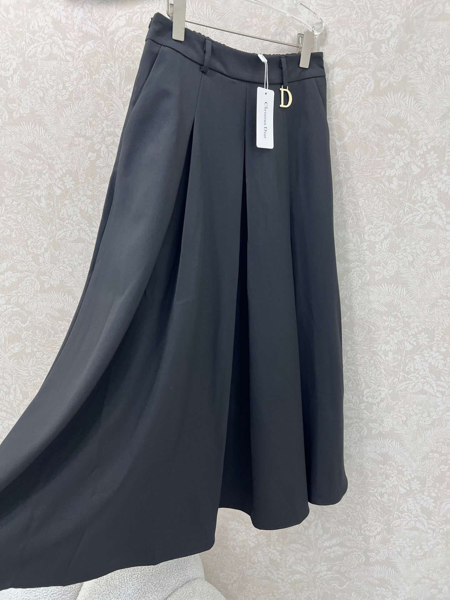 DIOR 25S PLEATED SKIRT STYLE 021