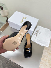 DIOR 26S KITTEN HEEL MULE SANDALS IN BLACK PATENT CALFSKIN WITH LOGO