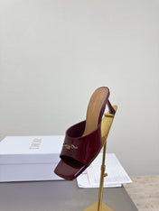 DIOR 26S KITTEN HEEL MULE SANDALS IN BURGUNDY RED PATENT CALFSKIN WITH LOGO