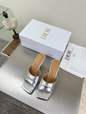 DIOR 26S KITTEN HEEL MULE SANDALS IN SILVER CALFSKIN WITH LOGO