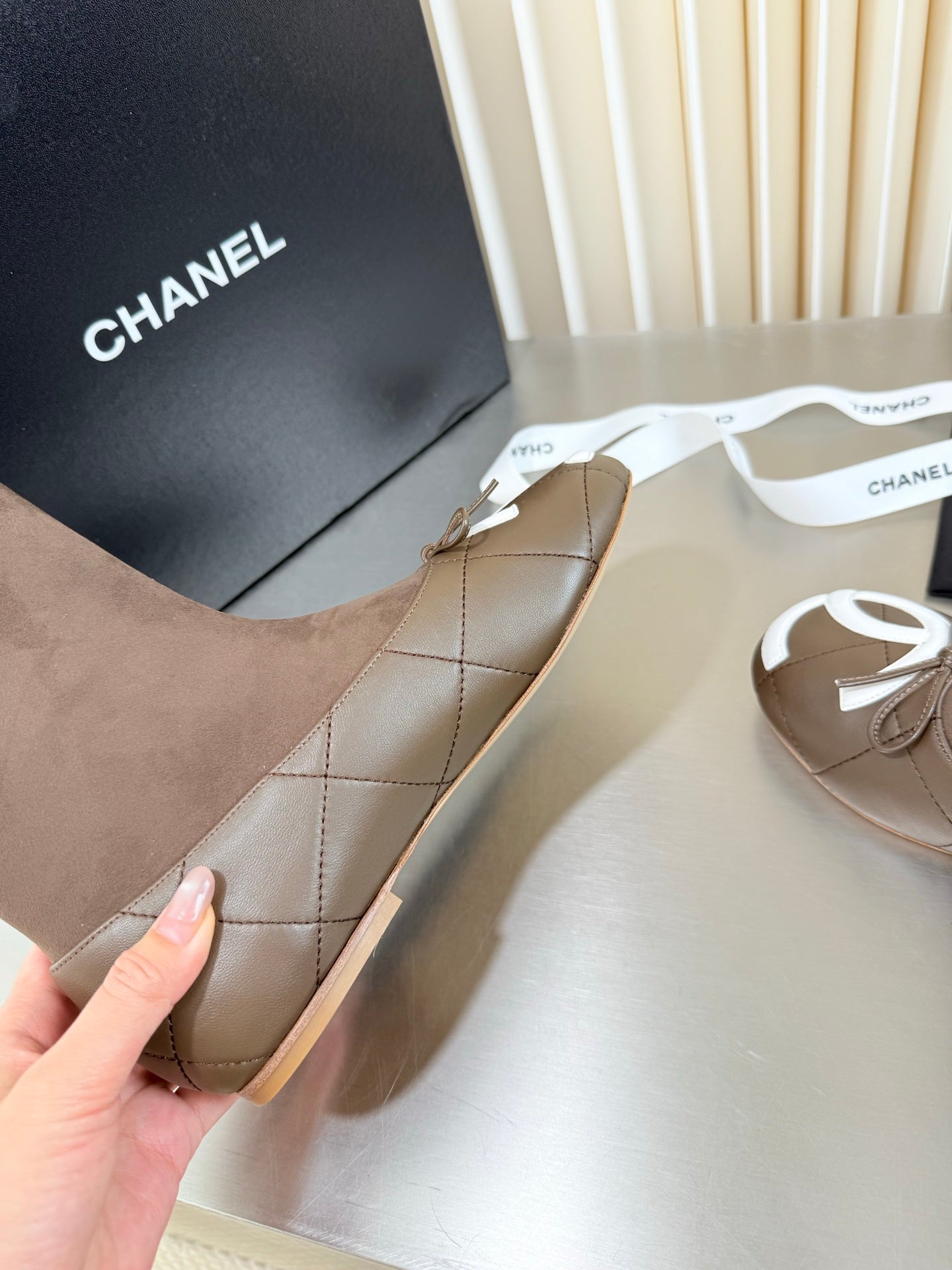 CHANEL 26S ANKLE BOOTS IN BROWN CALFSKIN AND SUEDE SQUARE TOE