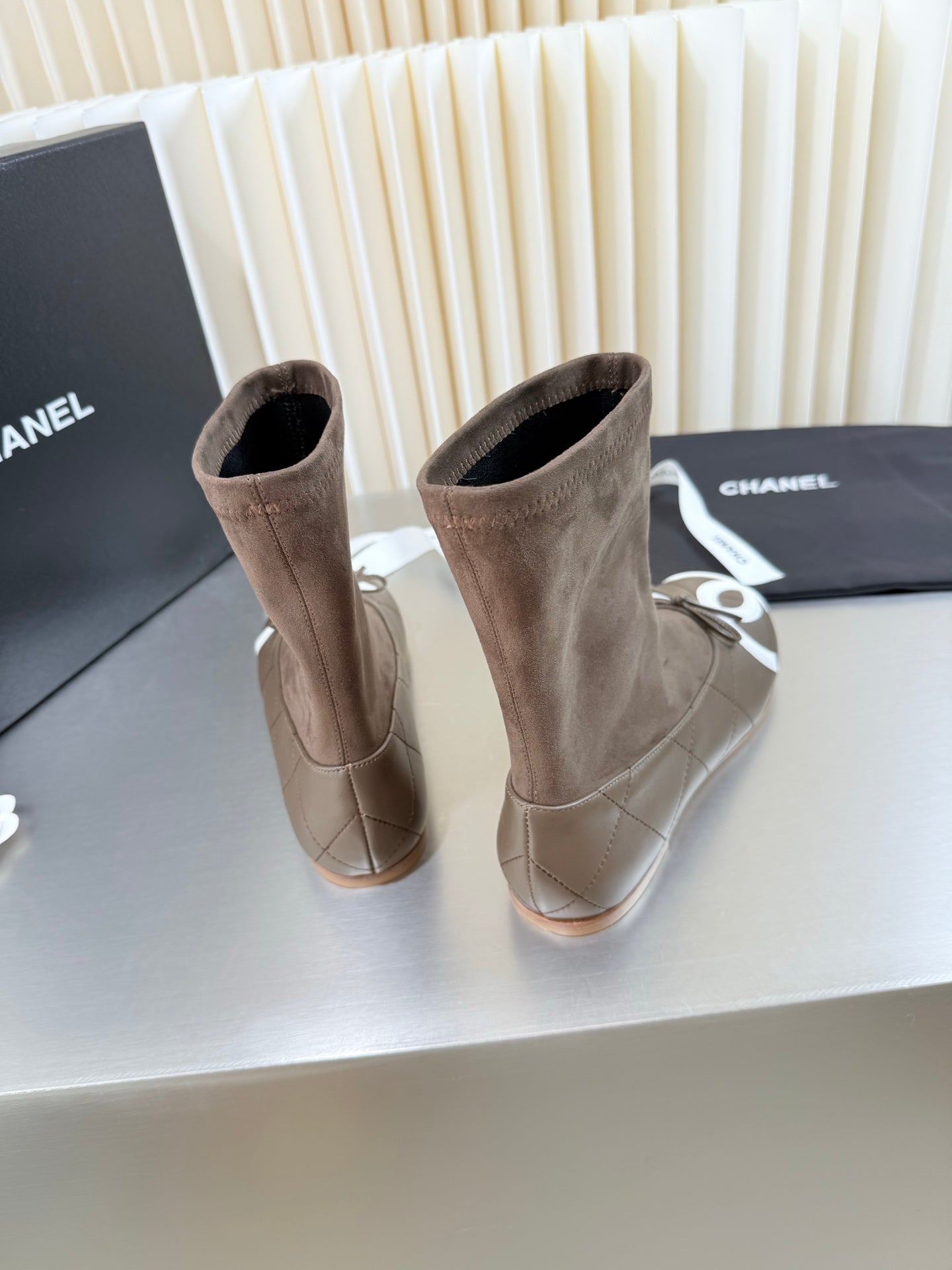 CHANEL 26S ANKLE BOOTS IN BROWN CALFSKIN AND SUEDE SQUARE TOE