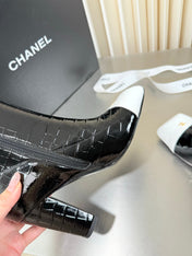 CHANEL 26S ZIPPER BOOTS 75 MM IN BLACK PATENT LEATHER CROCODILE EMBOSSED AND WHITE CALFSKIN