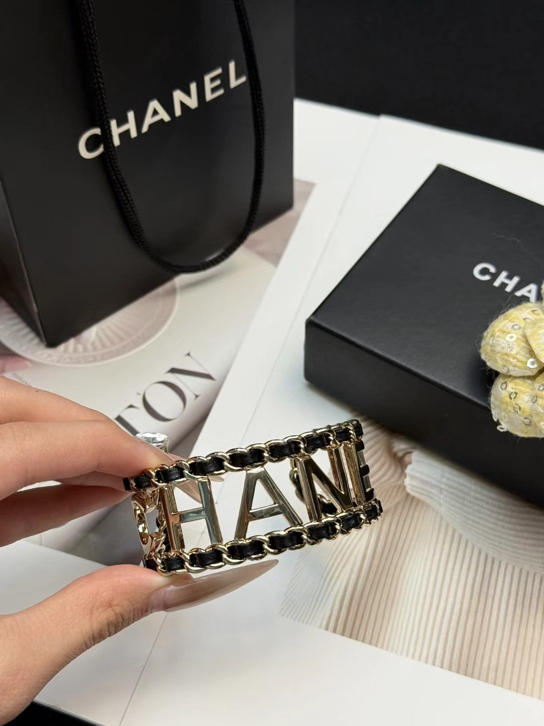 CHANEL 26S CHANEL LOGO OPEN CUFF LEATHER CHAIN BRACELET IN GOLD METAL 630836