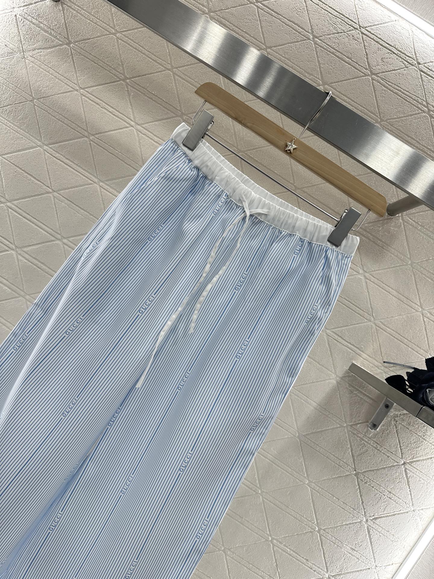GUCCI STRIPED WIDE-LEG PANTS 276516