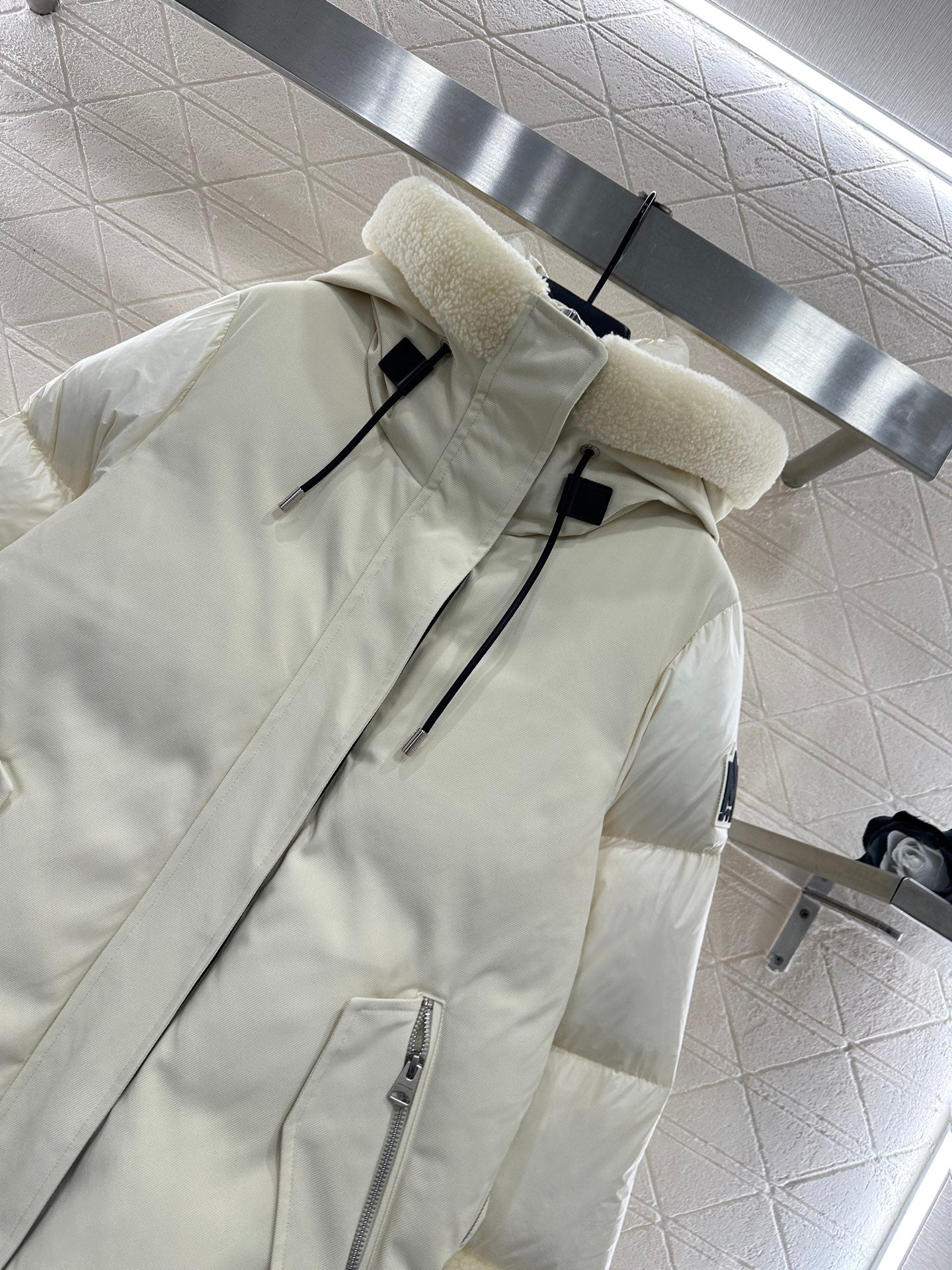 MONCLER 25S DOWN JACKET WITH HOOD 220