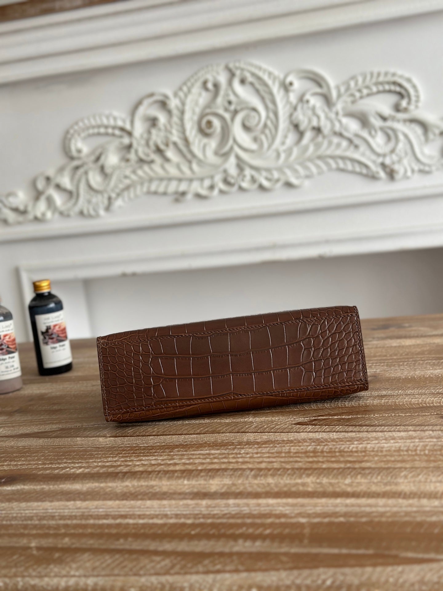 HM 26S KELLY MINI 22MM IN DARK BROWN CROC EMBOSSED CALFSKIN SILVER KELLY BUCKLE