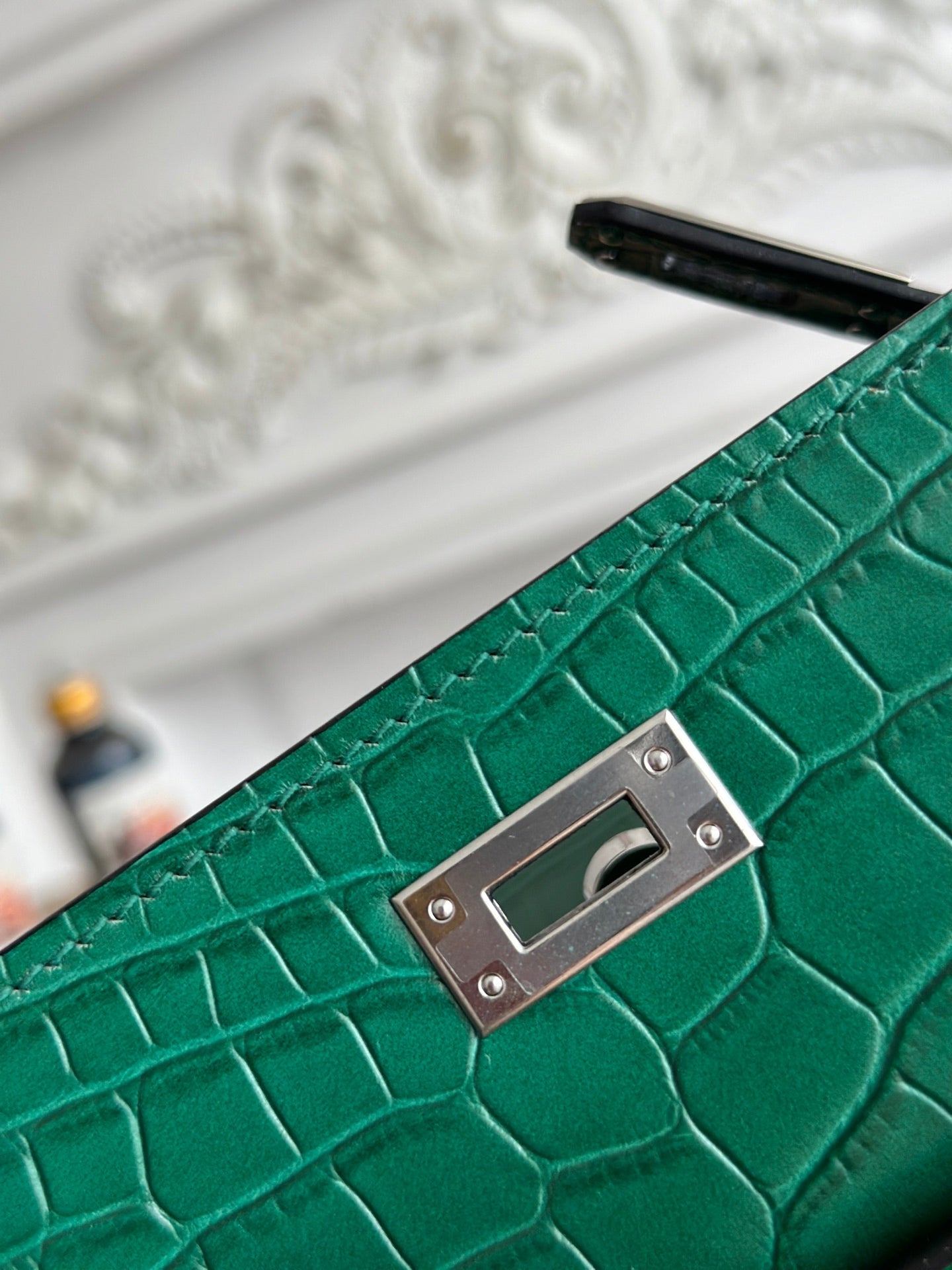 HM 26S KELLY MINI 22MM IN DARK GREEN CROC EMBOSSED CALFSKIN SILVER KELLY BUCKLE