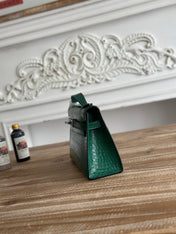 HM 26S KELLY MINI 22MM IN DARK GREEN CROC EMBOSSED CALFSKIN SILVER KELLY BUCKLE