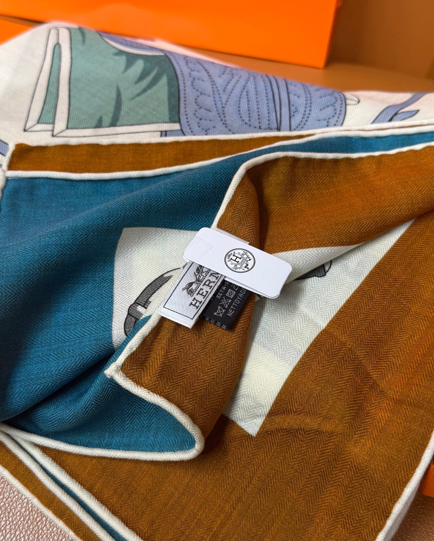 HERMES 26S SCARF 140 IN CASHMERE AND SILK 305963