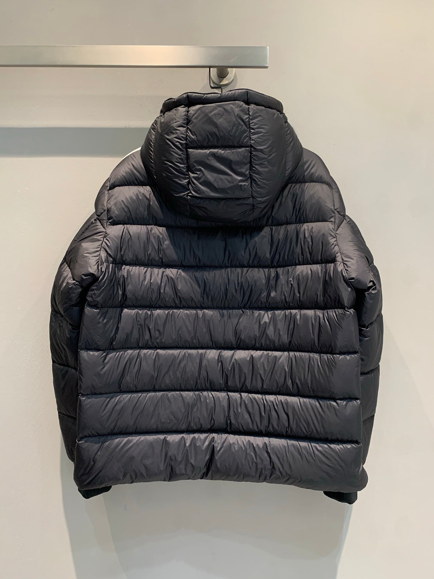 MONCLER 25S DOWN JACKET 371
