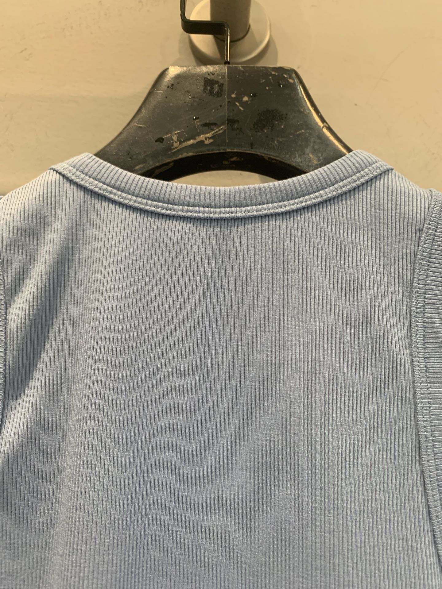 CELINE 26S SLEEVELESS TANK TOP 277