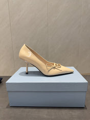 PRADA 26S POINTED TOE HEELS 75MM IN BEIGE CALFSKIN WITH BOW