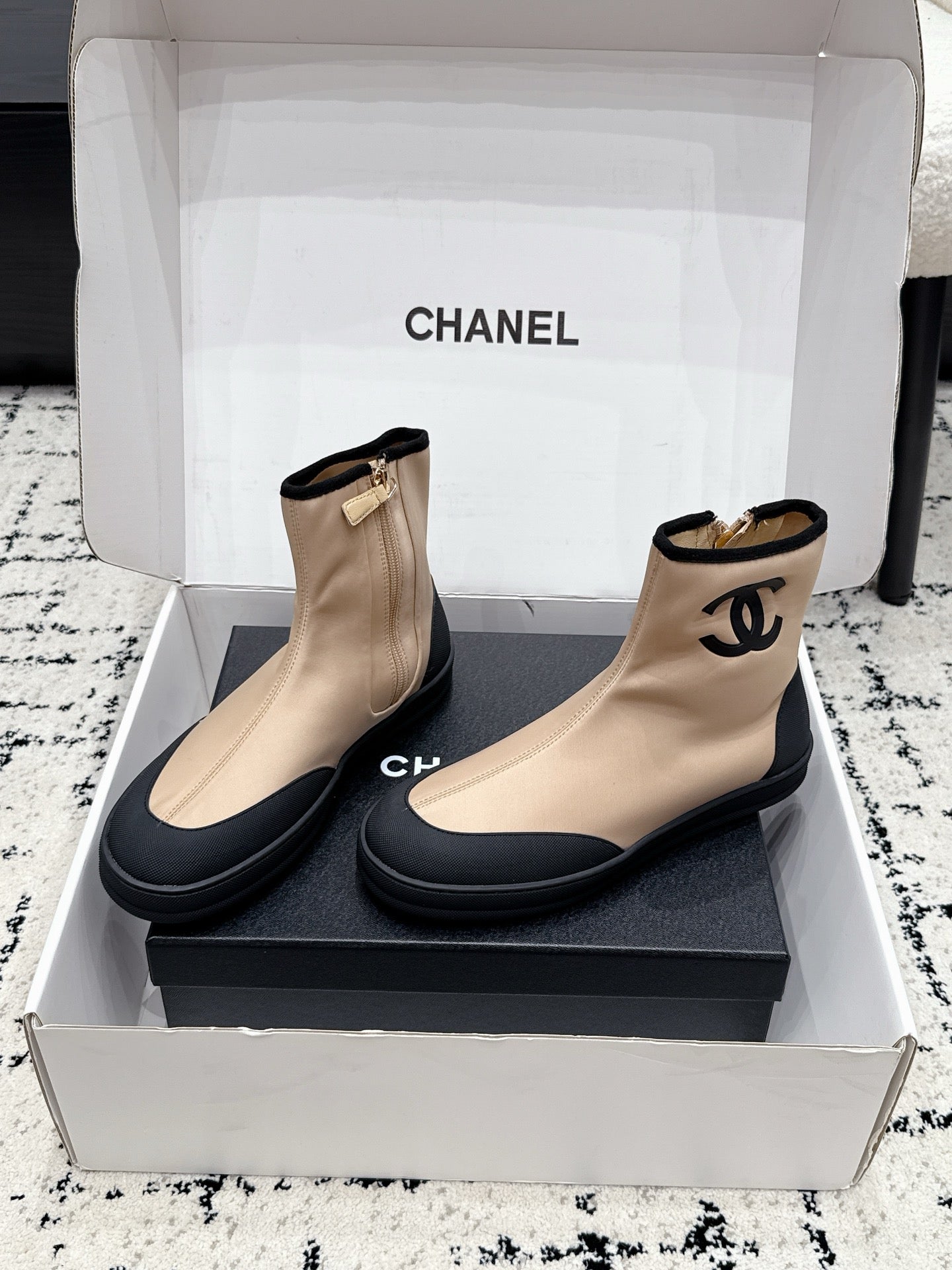 CHANEL 26S ZIPPER BOOTS IN BEIGE MIX BLACK FABRIC AND LAMBSKIN