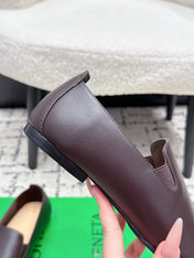 BOTTEGA VENETA 26S FLAT LOAFERS IN DARK BROWN CALFSKIN