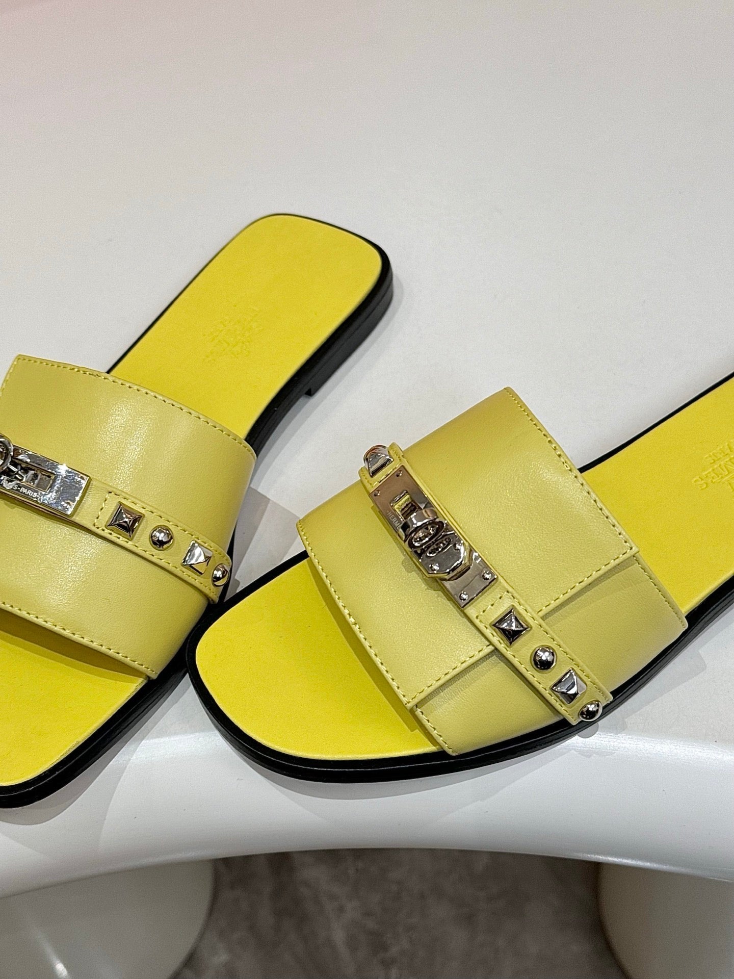 HM 26S GIULIA SANDAL IN YELLOW CALFSKIN SILVER HARDWARE