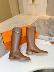 HM 25S KNEE-HIGH FLAT BOOTS IN BROWN LAMBSKIN WITH SILVER HARDWARE