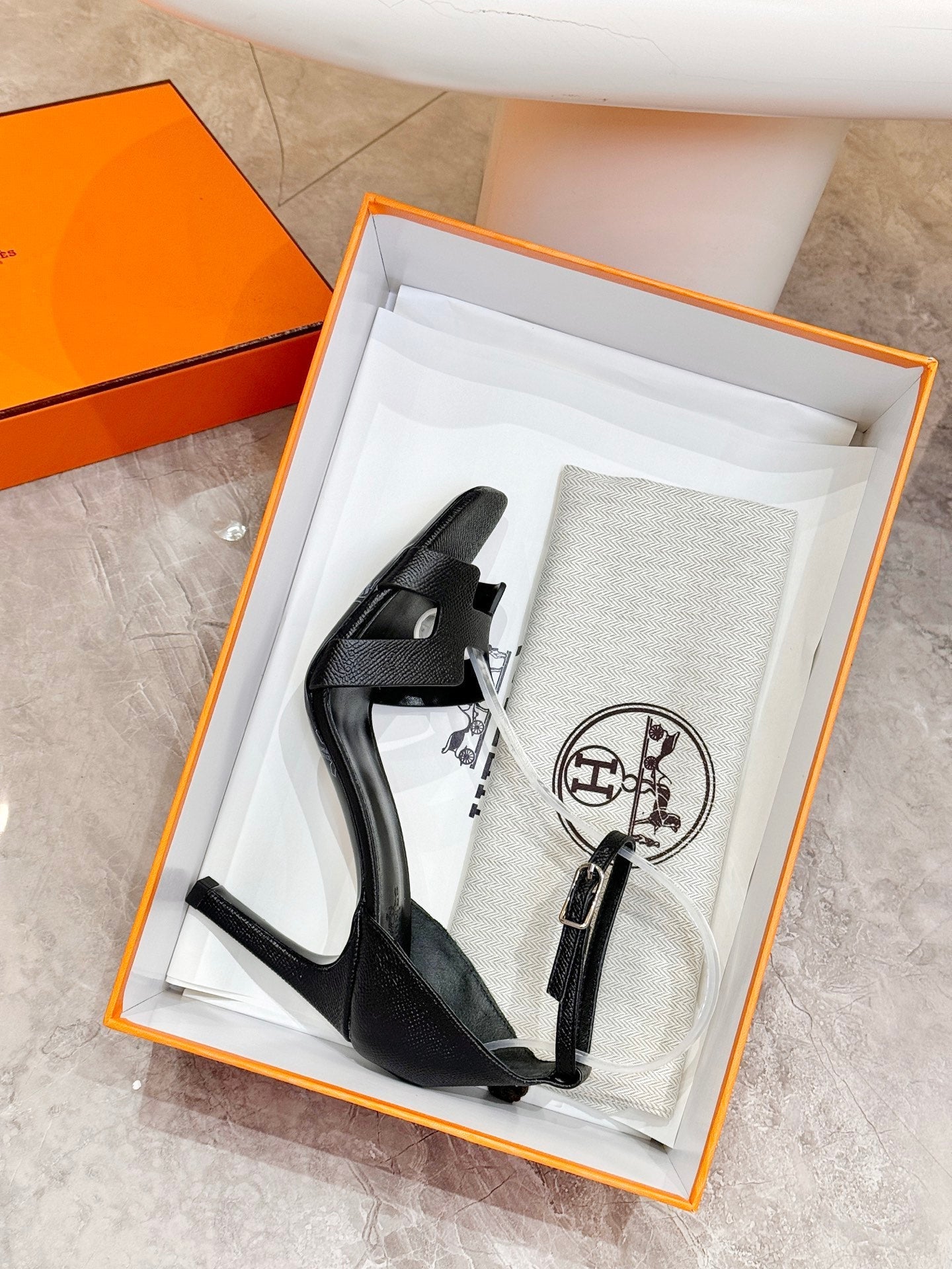 HM 26S H HIGH HEEL SANDALS 90MM IN BLACK GRAINED CALFSKIN