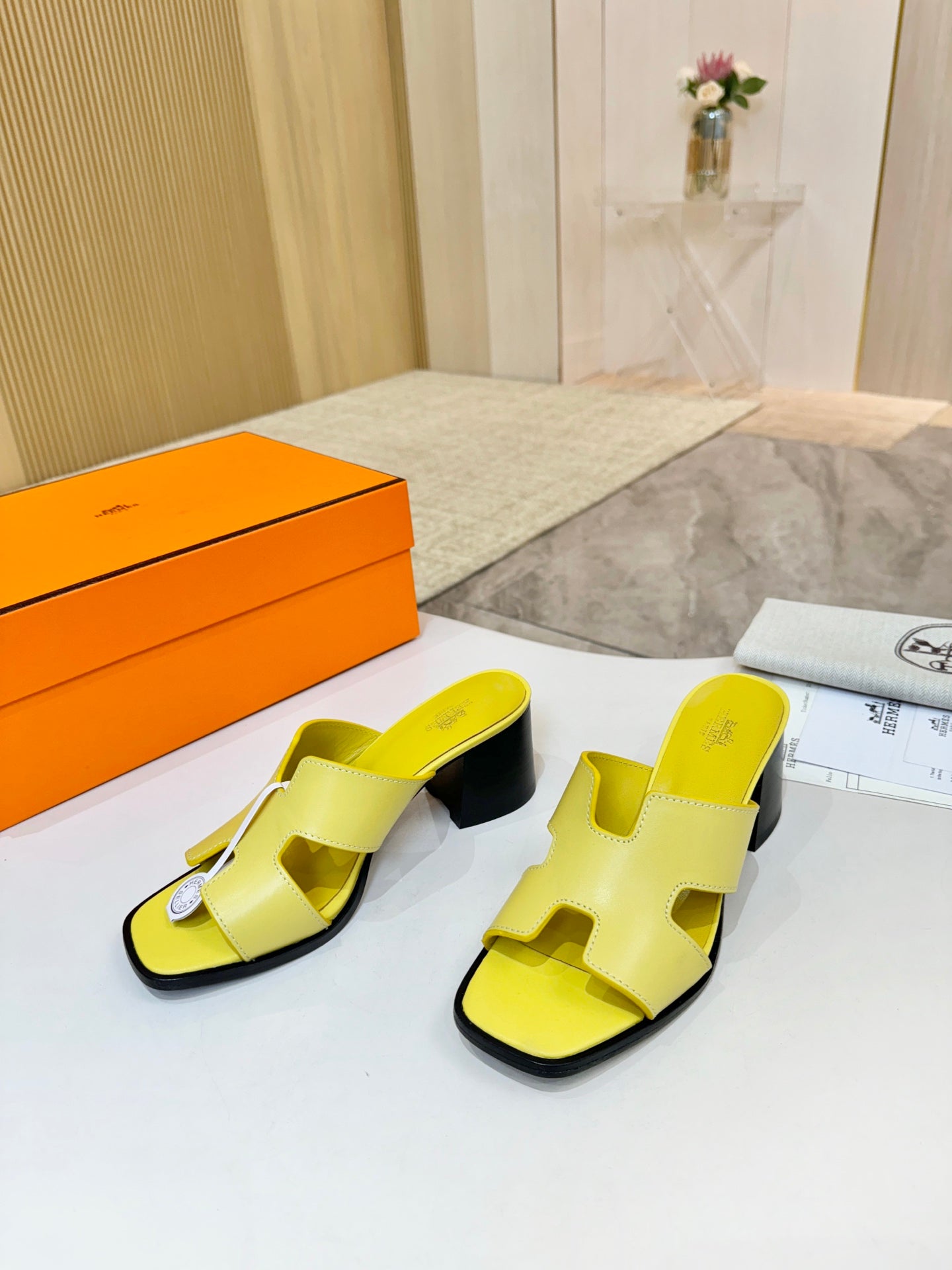 HM 26S HELIA SANDAL 70MM IN YELLOW CALFSKIN