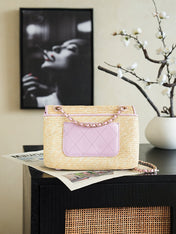 CHANEL 26S CLASSIC FLAP MEDIUM 23 IN NATURAL RAFFIA AND LIGHT PURPLE CALFSKIN GOLD HARDWARE