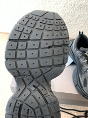 UNDER ARMOUR 3XL KNIT SNEAKER IN BLACK AND WHITE POLYESTER