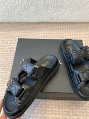 DAD SANDAL IN BLACK SHEEPSKIN MULE