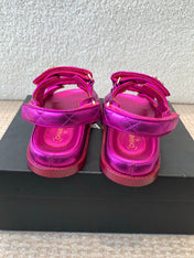 DAD SANDAL IN MAGENTA PURPLE SHEEPSKIN