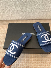 FLAT SLIDE IN NAVY BLUE DENIM WITH WHITE LOGO