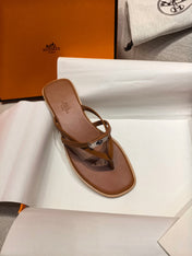 HM 26S KELLY BUCKLE THONG SANDALS IN CARAMEL BROWN CALFSKIN SILVER HARDWARE