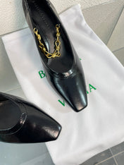 SHARP CHAIN PUMP 6 CM IN BLACK CALFSKIN